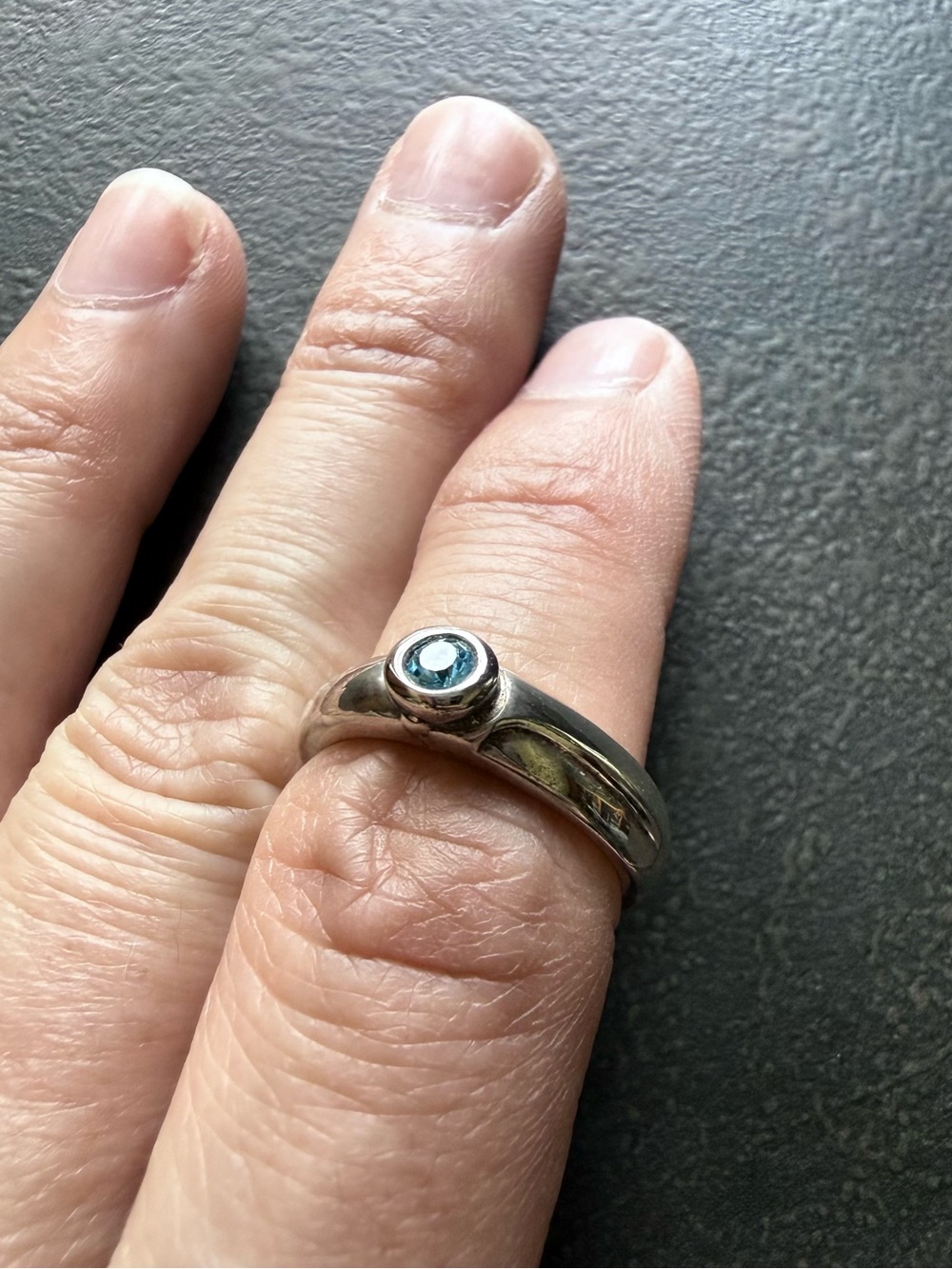 Sterling Silver Blue Topaz Bezel Set Ring - size 6 - Picture 6 of 7
